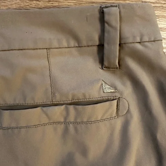 UNTUCKit Men's Khaki Chinos - Picture 7 of 10